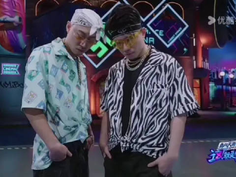 鸡哥脚趾舞嗨翻全场，无需多言！