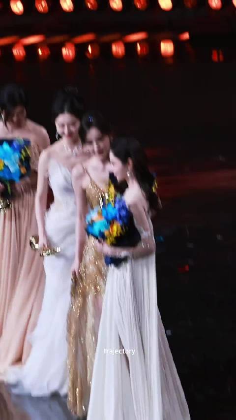 陈妍希景甜娜扎宋轶年度闪耀演员 ，都好美呀 百花齐放，对我的眼睛很友好！