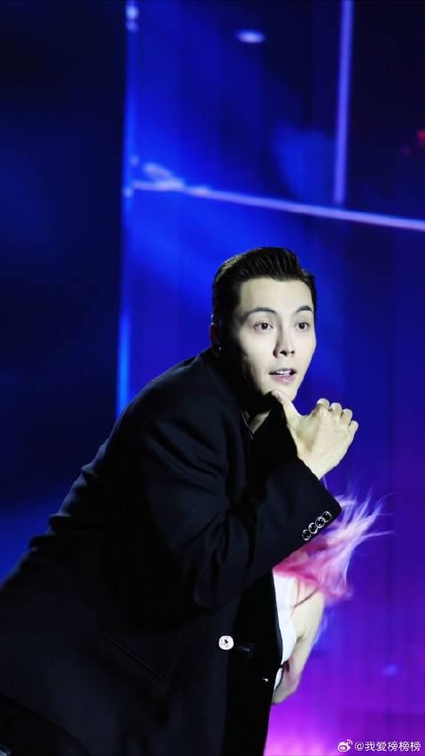 陈伟霆音乐节跳Chanel舞蹈，泸州音乐节直拍