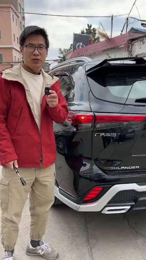 丰田赛那和汉兰达一样都不是金属尾门，不懂就问哪种材料抗冲击效