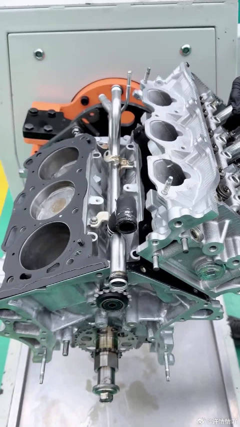 视频：雷克萨斯ES350大修发动机