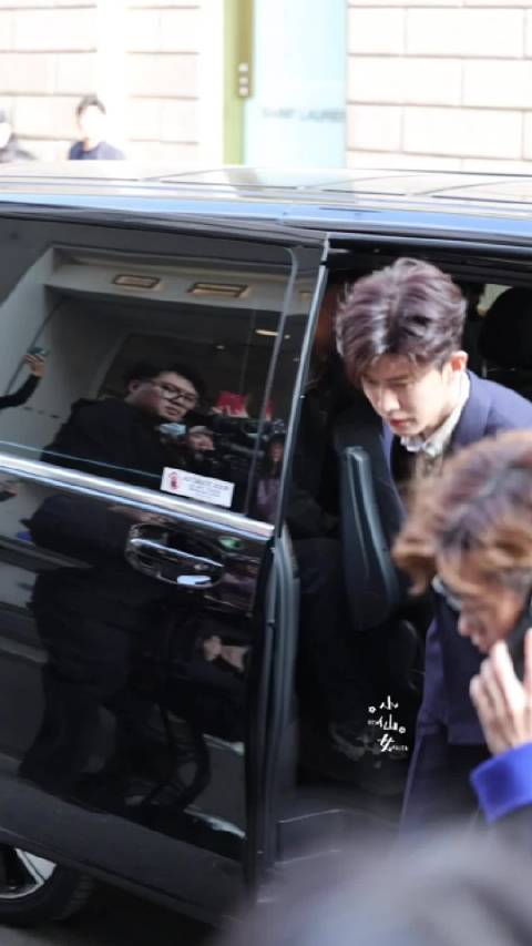 路透小合集，任嘉伦西装贵公子