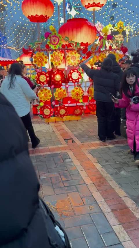 曾舜晞就这么跑来跑去