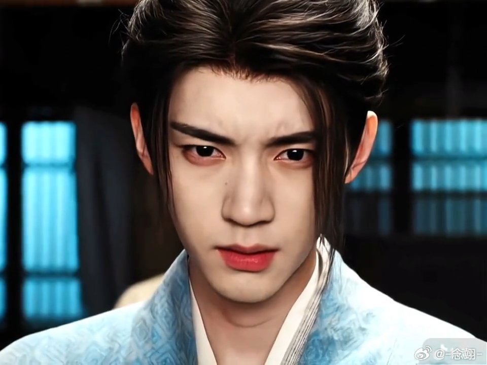 周翊然出演江湖夜雨十年灯饰演慕清晏