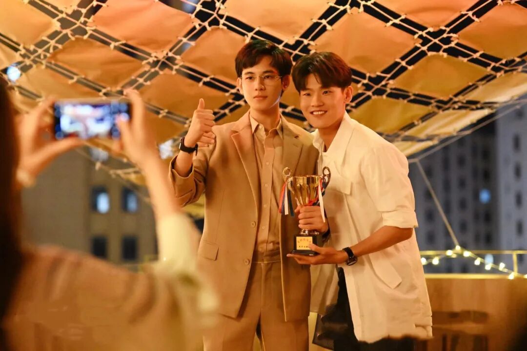 《飞驰人生热爱篇》:胡先煦变换戏路,人设新颖,反转不断