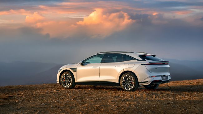 极氪007GT内饰曝光，让人一眼沦陷