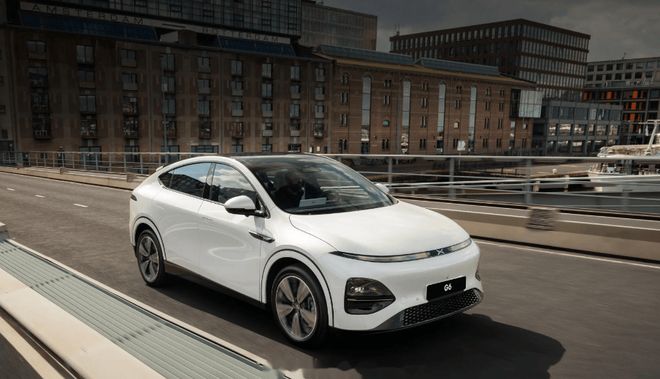 下一代VLA发布在即，小鹏携手大众的“围剿”来了？