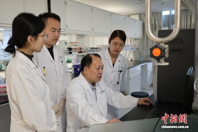 全国人大代表杨其峰:建议乳腺健康管理关口前移