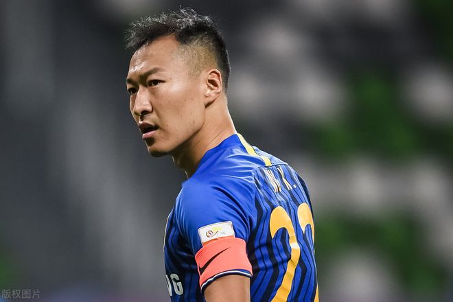 恭喜吴曦！首次斩获中国金球奖，未来将成国足前场第一核心