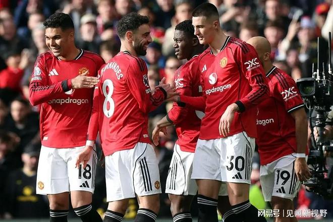 英超：B费传射舍什科连场破门 曼联2-1逆转水晶宫升至第三