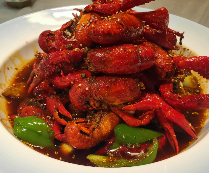 合肥必吃的6种小龙虾江湖,家家都有独门酱料,最后那盆蒜蓉虾让我嗦指到天明!