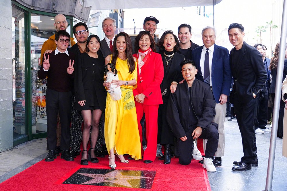 杨紫琼在好莱坞星光大道留星 从打女到影后四十载铸就传奇