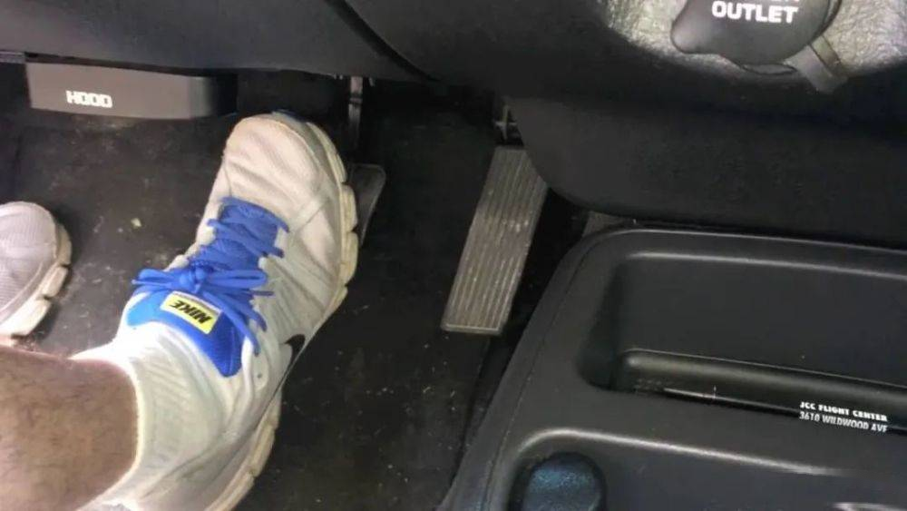 日系、德系，谁的刹车脚感更好?