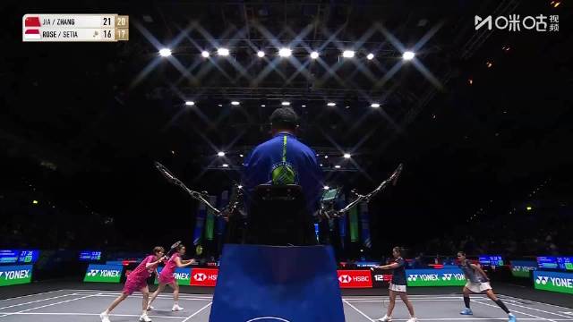 贾一凡张殊贤直落两局胜费比阿莱西娅，晋级全英赛16强