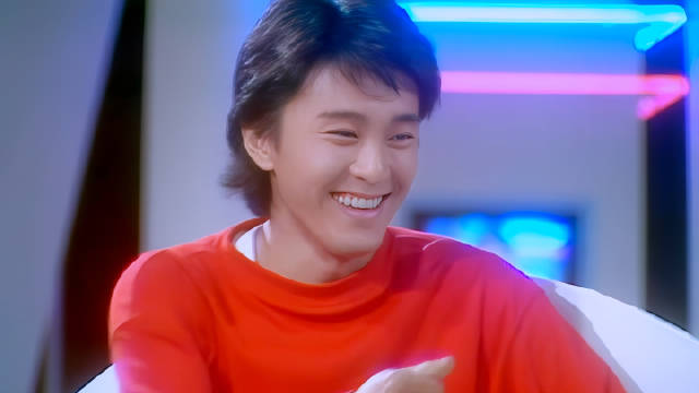 周星驰和罗慧娟的惩罚游戏：星仔和阿娟真的好有默契呀！