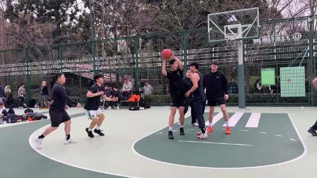 跟这种中年人打想要规是不可能的，但他们要规就必须给