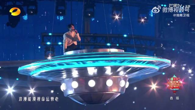 曾舜晞湖南卫视元宵喜乐会献唱三首经典歌曲串烧