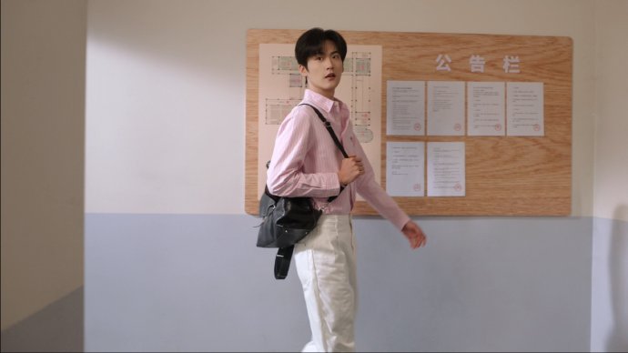 周柯宇在妇女节短片中切换三种身份，展现剧抛脸演技，哪个角色最戳你？