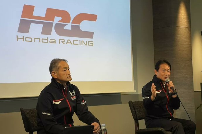 阿斯顿·马丁车队因本田引擎电池故障，在澳大利亚站正赛中将面临哪些具体困难？