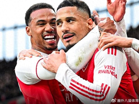 英超最新积分榜！阿森纳多赛5分领跑，曼联重返前3，热刺10轮不胜