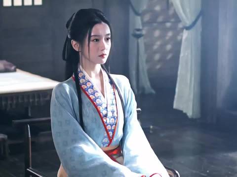 《江湖夜雨十年灯》曝椅子吻片段，周翊然包上恩上演强制爱