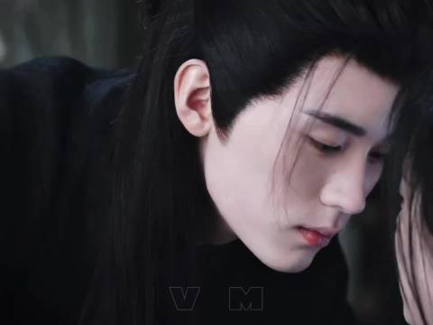 椅子吻 名场面他来了 吻完还要奖励再吻一下 这个慕清晏强制的好霸道