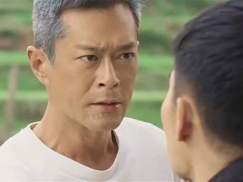 用时光机穿越回二千年前准备杀死秦王当皇帝