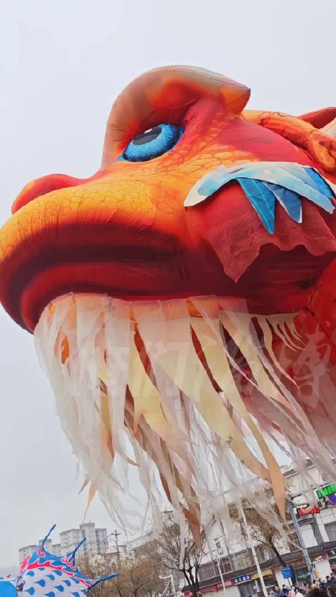 俺们淄博丨淄博这只“鳌”鱼火了！元宵节摸一摸，祝你新年“独占鳌头”！