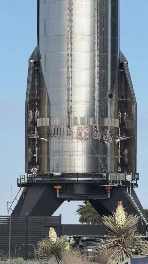 SpaceX首艘第三代星舰将于下个月首飞，它真是令人叹为观止