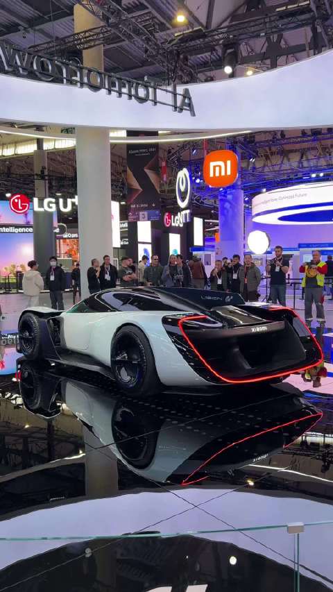 小米的概念超跑Vision GT正式亮相西班牙MWC展会！