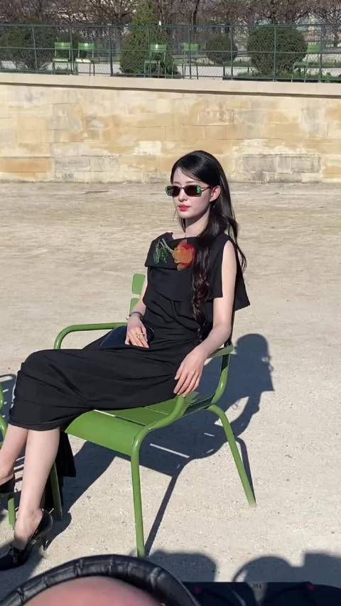 王楚然空降迪奥品牌大使，与迪丽热巴同列时装周受邀名单