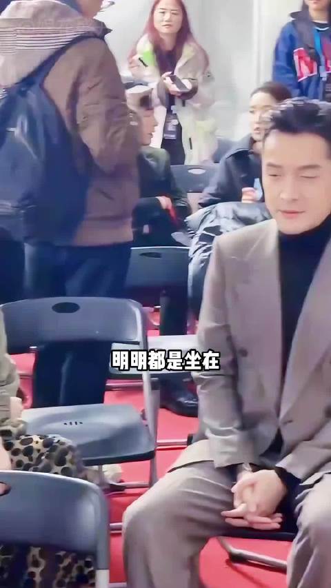 胡歌避视秦岚引热议，张若昀马思纯互动显避嫌