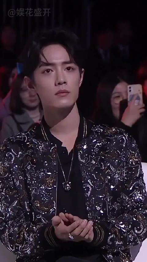 候场镜头看明星真假社交，肖战杨洋蜻蜓点水，张一山高亚麟胜似父子张一山肖战