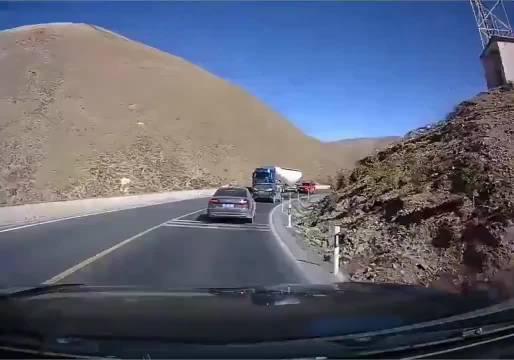 难怪这大哥能开上奥迪，有事他是真上啊！