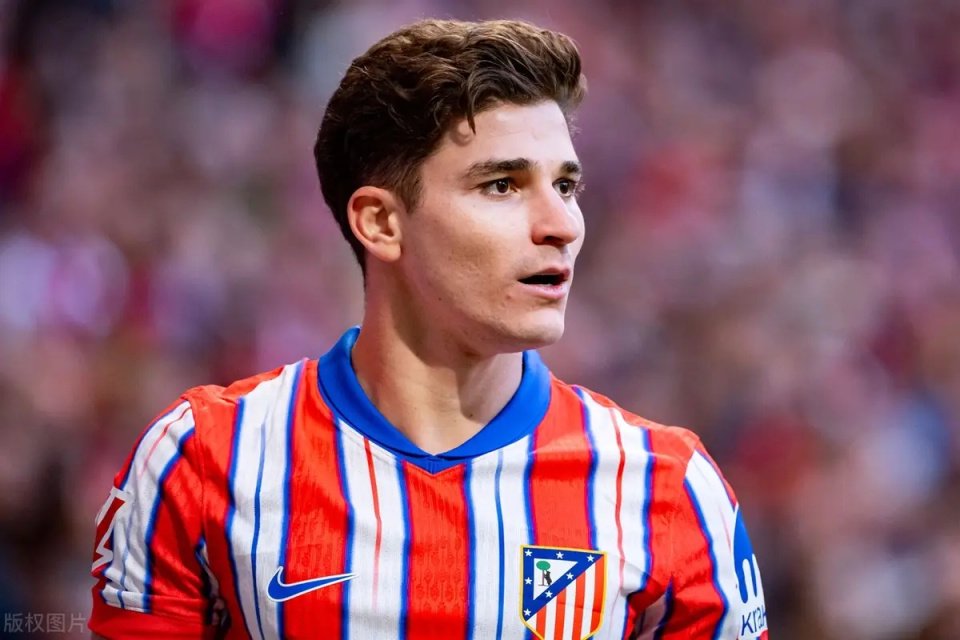 巴萨中锋引援B计划,比阿尔瓦雷斯靠谱,弗里克早已眼馋