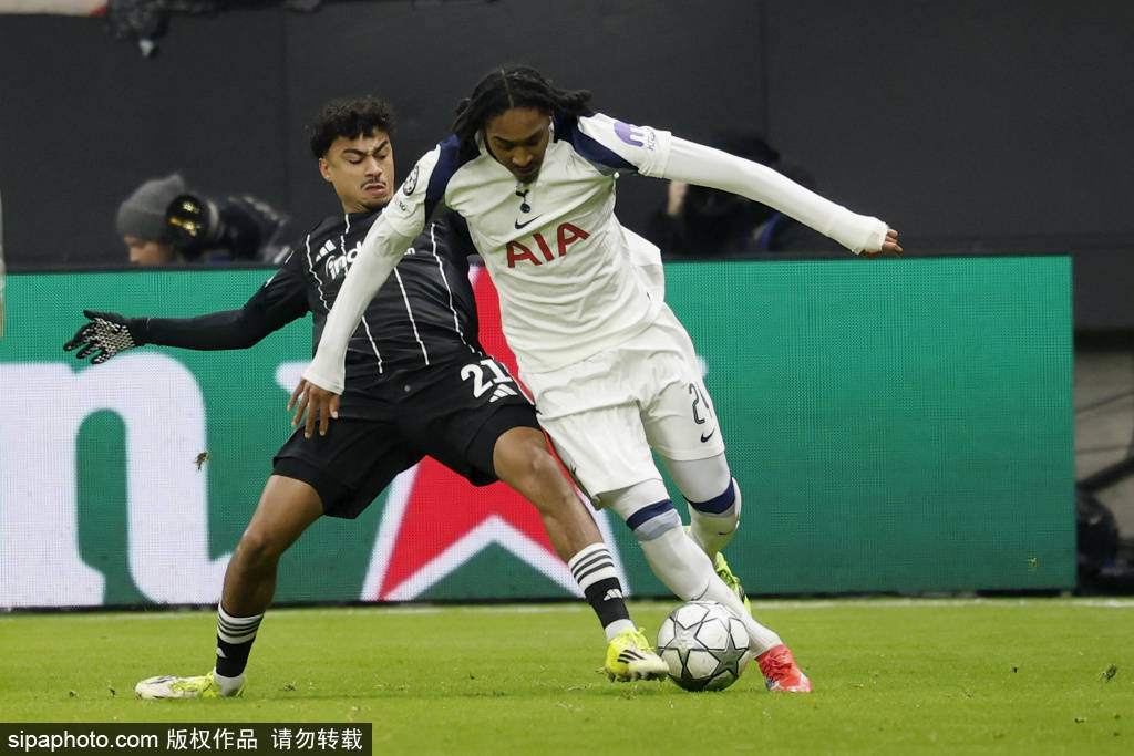 在阿尔贝特·里埃拉的带领下,法兰克福队展翅高飞,欧洲席位触手可及