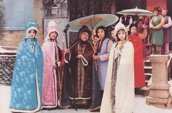 梦回红楼:颜值最高的一版红楼梦,傅艺伟演宝钗,陈红演紫鹃,陶慧敏演黛玉