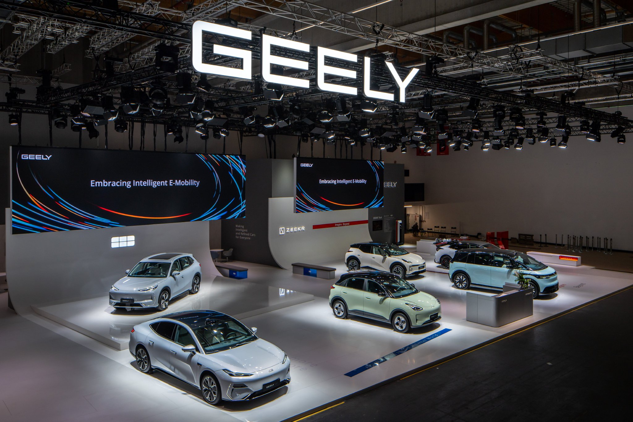 吉利汽车2026年1月乘用车销量反超比亚迪，登顶中国市场