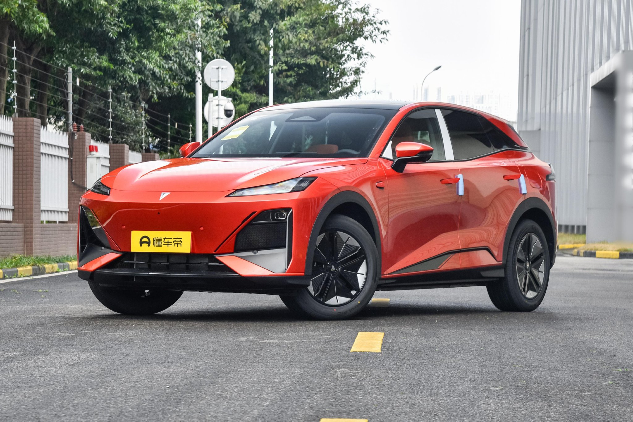 15万级混动SUV推荐!谁更值得买?深蓝S07VS比亚迪宋PLUS