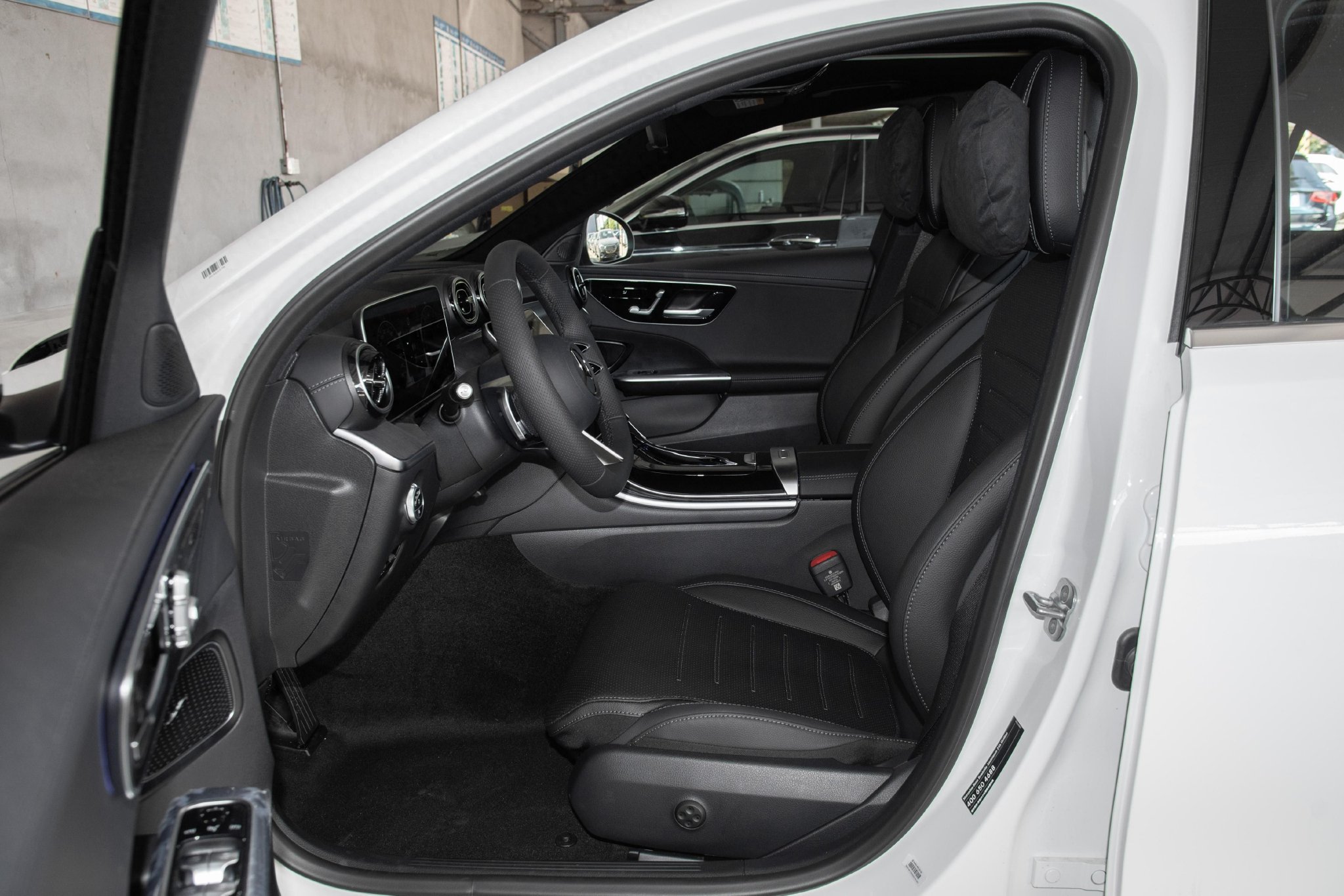 方寸之间见舒适,奔驰 C 及长轴版后排空间实测体验