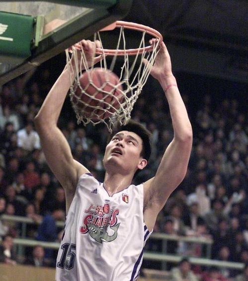 CBA历史前五的本土球星都有谁？姚明只能屈居第五，第一名实至名归