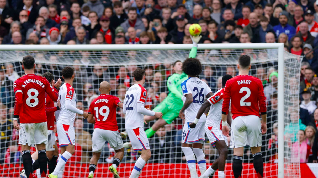 队长传射!7.2亿豪门2-1逆转 7轮6胜+11轮不败 赛季首次跻身前三|亨德森|卡塞米罗|曼联|水晶宫队|狼队|维拉