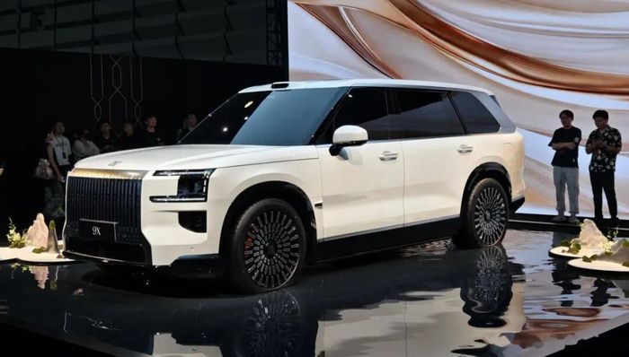 电厂 | Bigger than bigger，汽车公司开启SUV之战