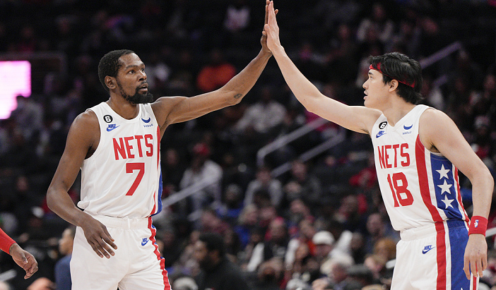 四连胜!篮网击败奇才 近14战11胜 杜兰特30+9+6欧文24分_新闻