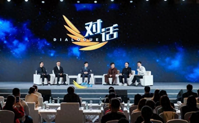 黄渤、郭帆、董润年……电影“大咖”在青岛深度对话