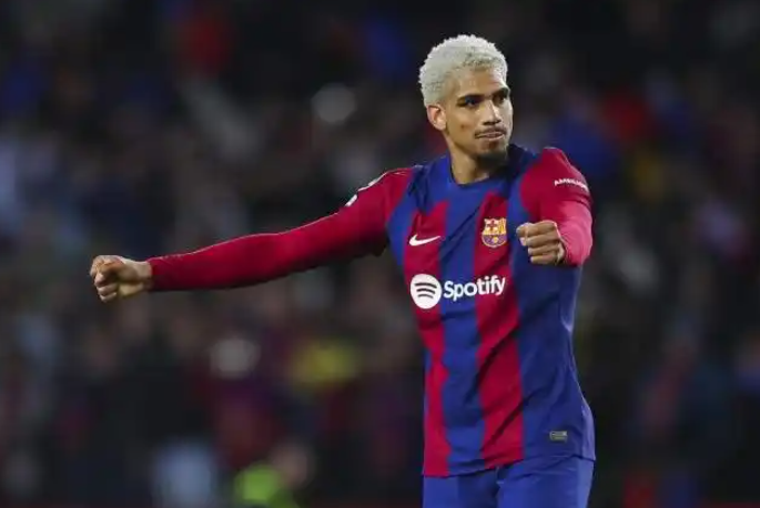 3500万欧挖巴萨后卫!热刺正式报价阿劳霍