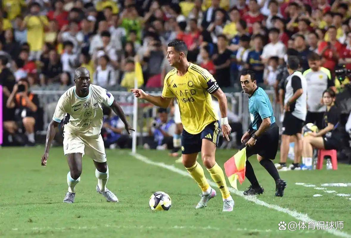 利雅得胜利3-1费哈,C罗失点,逆转登顶沙特联赛榜首