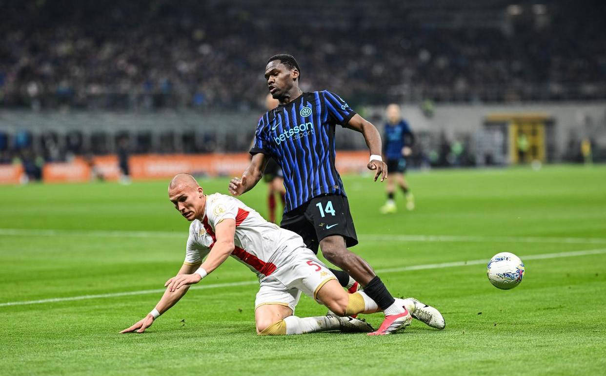 意甲最新积分榜揭晓:国际米兰稳居榜首,科莫那不勒斯紧追不舍_比赛_国米_罗马