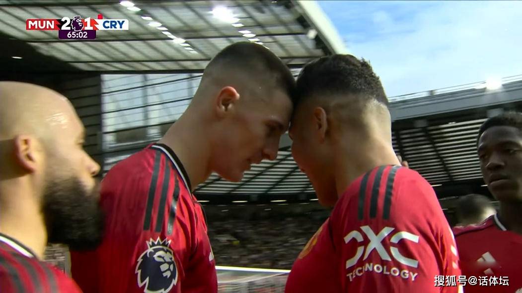红牌+点球！曼联强势逆转：三年后再回前3，锋线高中锋彻底激活！