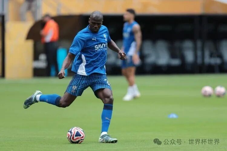 丰哥聊球笔记:34 岁库利巴利续约利雅得新月:坚守海湾豪门,书写后卫传奇新篇